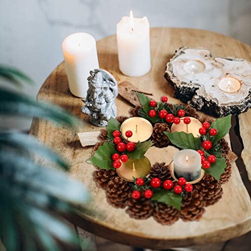 Lioobo 2 în 1 Crăciun lumânare titular, include 4 sfesnice cu fructe de padure rosii artificiale si conuri de pin candelabru